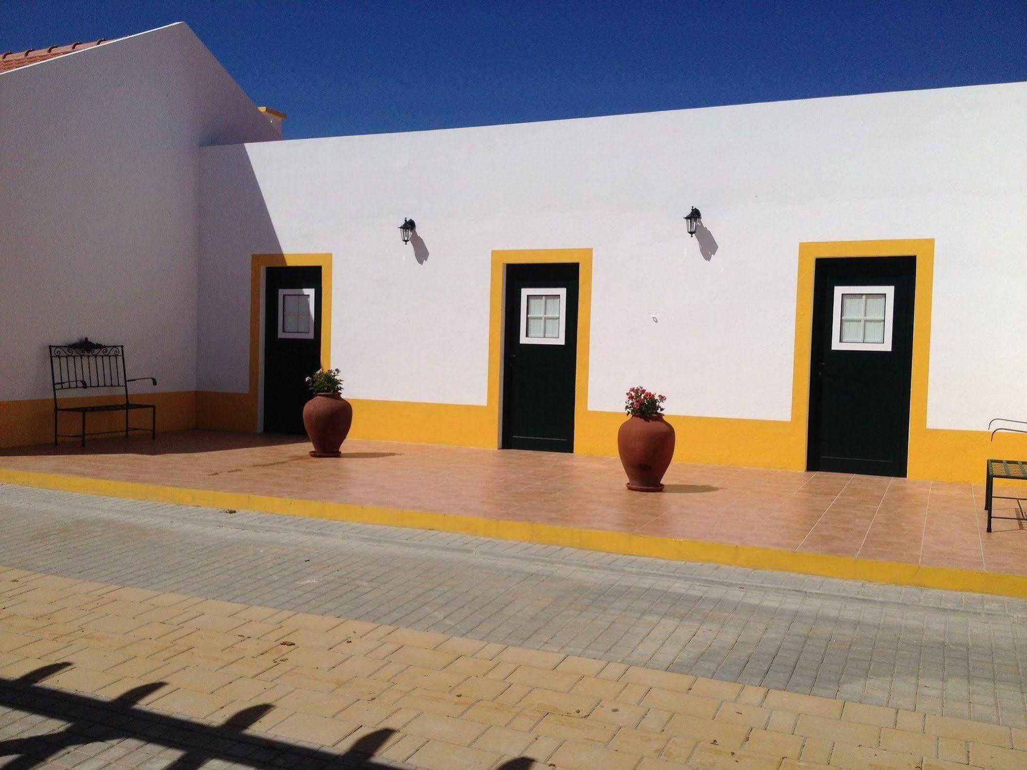 Agro-Turismo Do Roxo Guest House Ervidel Exterior photo