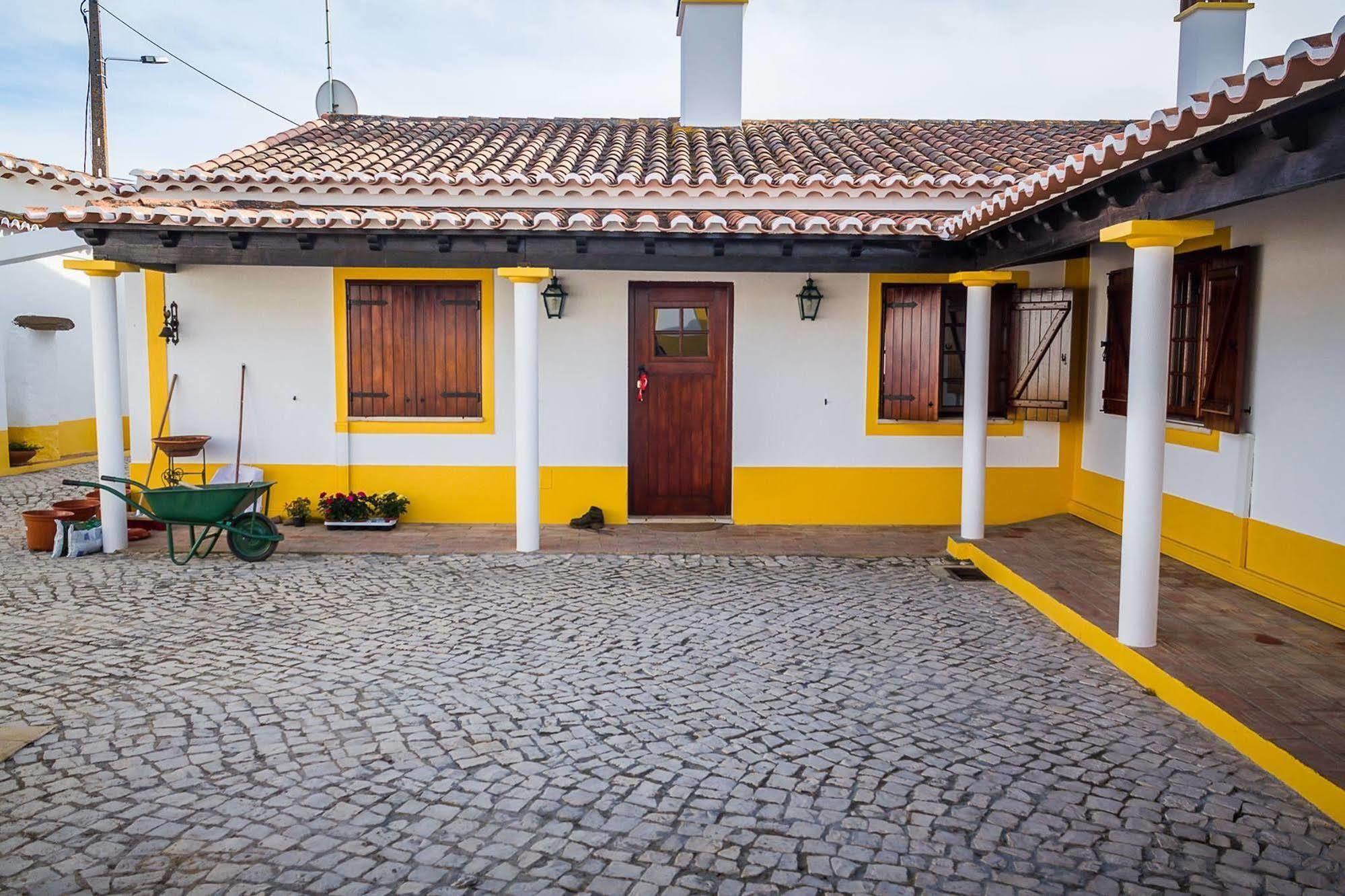 Agro-Turismo Do Roxo Guest House Ervidel Exterior photo